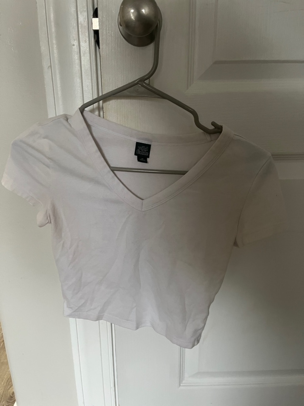 wild fable White V-Neck Cropped Tee